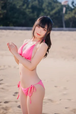 汪知子《粉色比基尼》写真图集 30P｜在线预览与图包下载