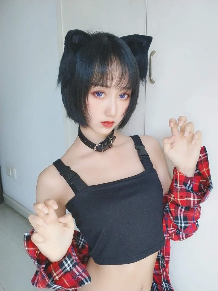 木棉棉《不良猫》写真图集 44P+2V｜在线预览与图包下载