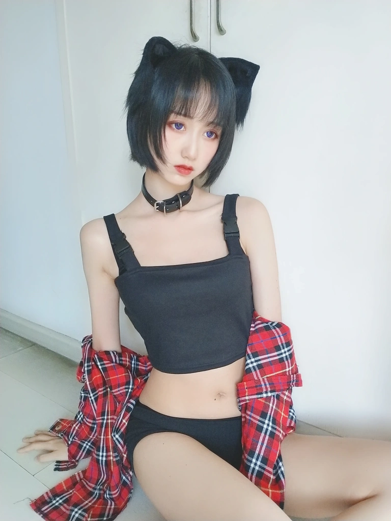 木棉棉《不良猫》写真图集 44P+2V｜在线预览与图包下载