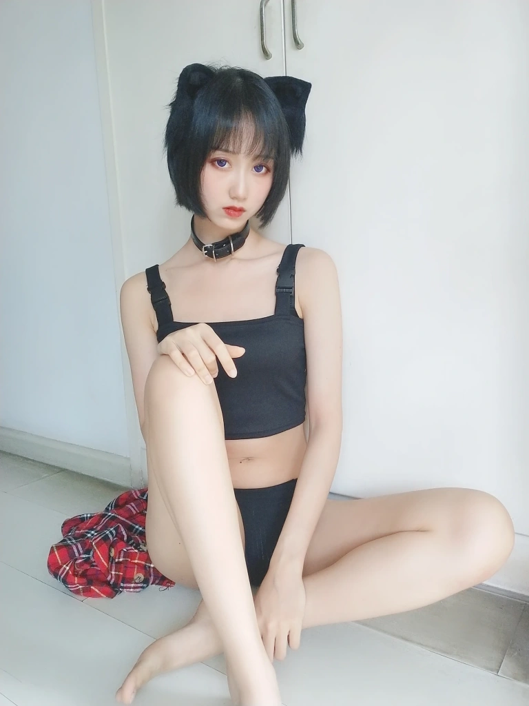 木棉棉《不良猫》写真图集 44P+2V｜在线预览与图包下载