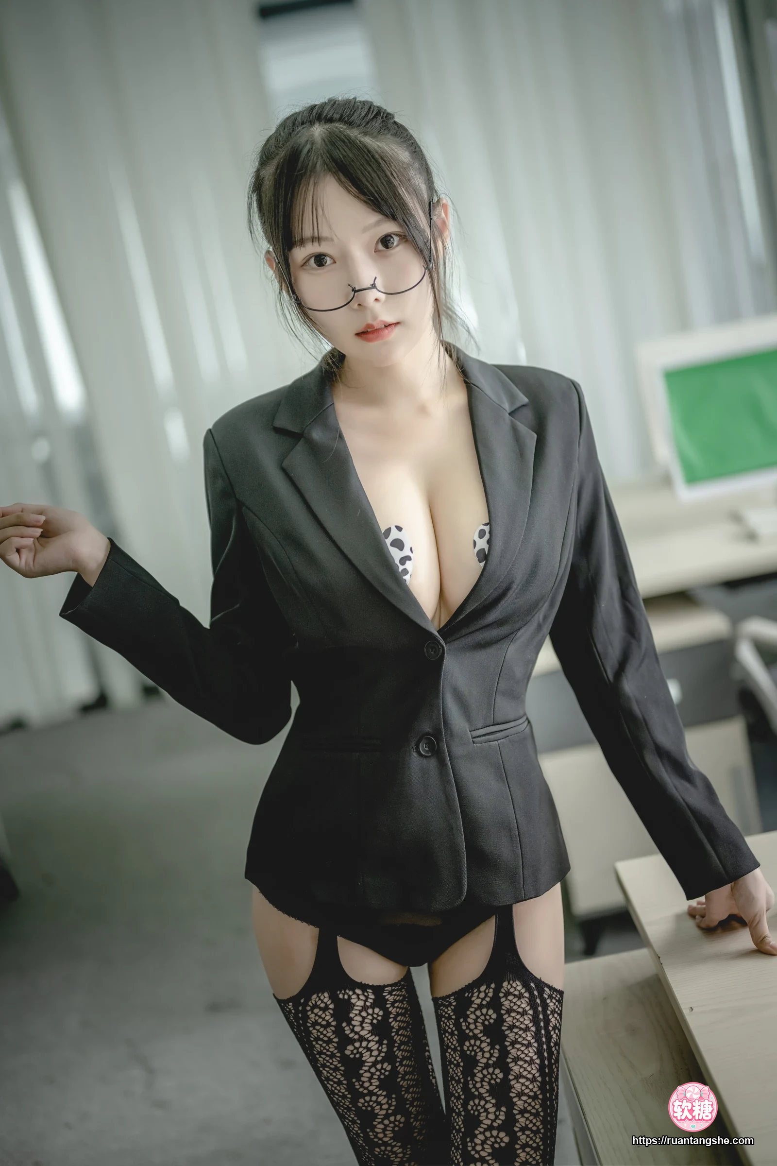 香草喵露露 香草喵露露 NO.022 - 黑色西装