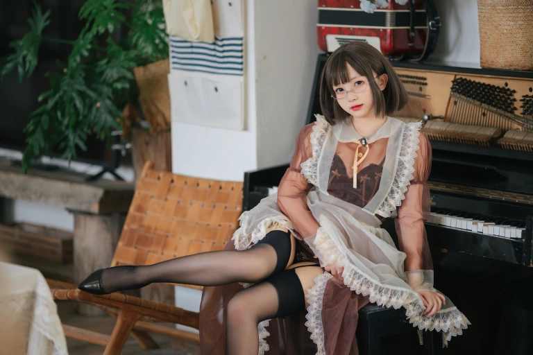花铃《透明女仆》写真图集 89P｜在线预览与图包下载