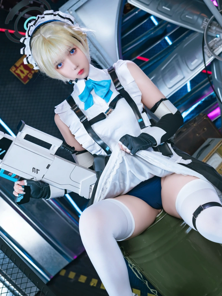 小和甜酒《蔚蓝档案 飞鸟马时女仆》写真图集 31P｜在线预览与图包下载