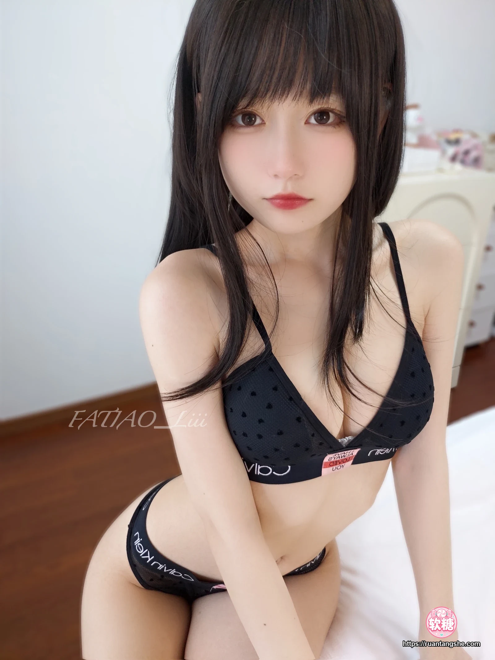 迷之呆梨 迷之呆梨 NO.023 - Fantia 2022年09月会员合集(8期)