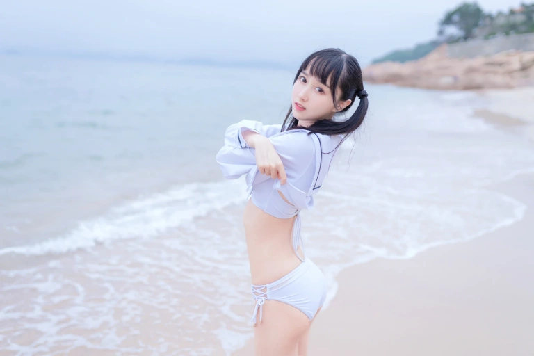 木棉棉《海边白色比基尼》写真图集 30P｜在线预览与图包下载