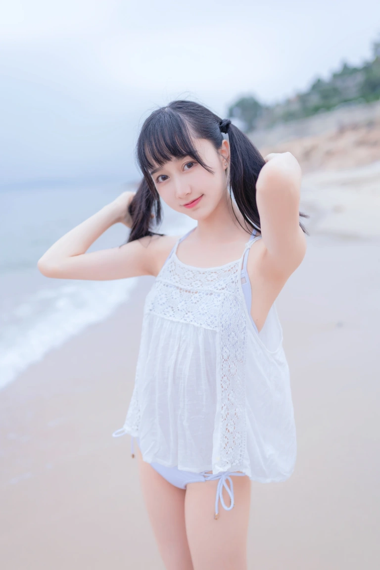 木棉棉《海边白色比基尼》写真图集 30P｜在线预览与图包下载