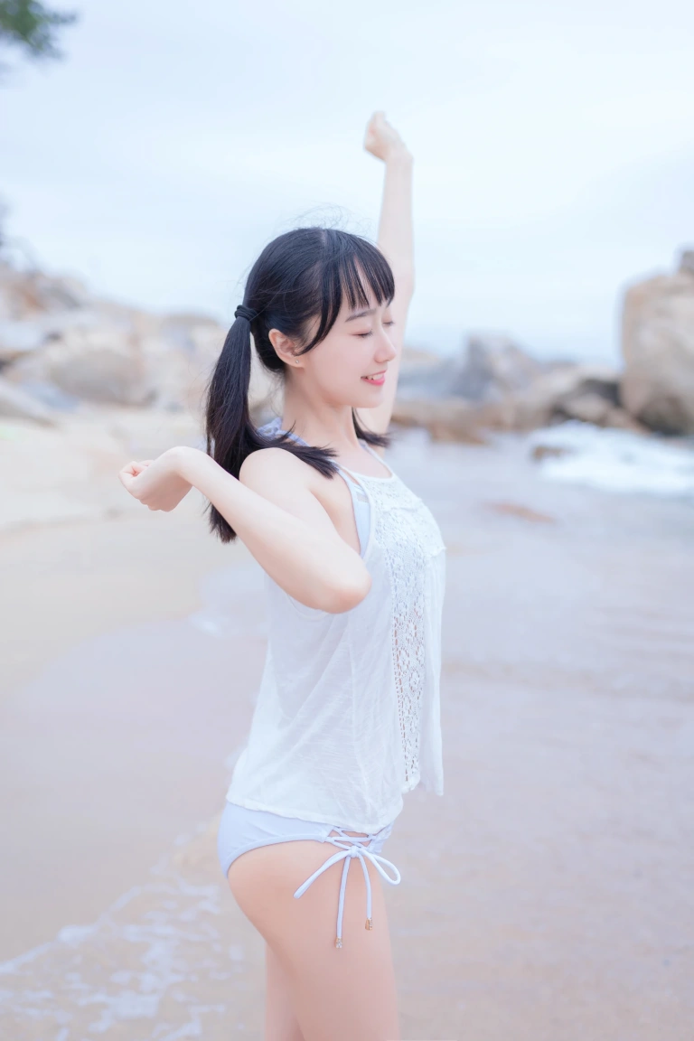 木棉棉《海边白色比基尼》写真图集 30P｜在线预览与图包下载