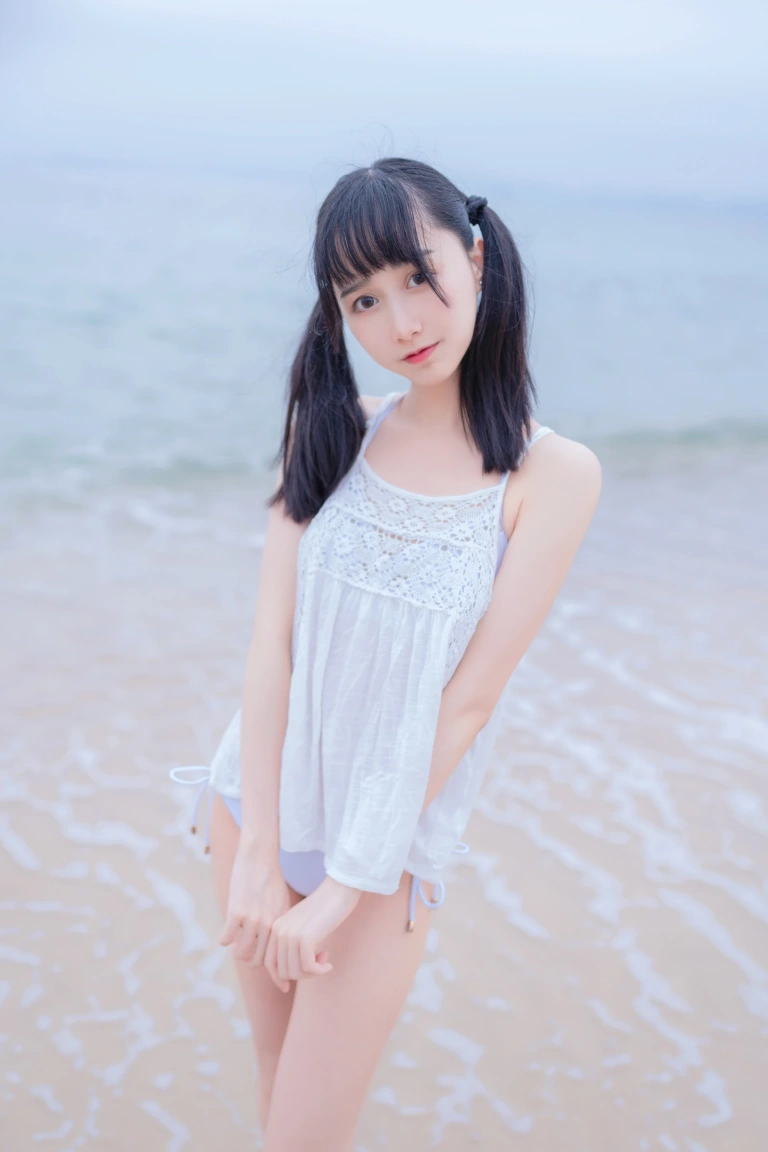 木棉棉《海边白色比基尼》写真图集 30P｜在线预览与图包下载