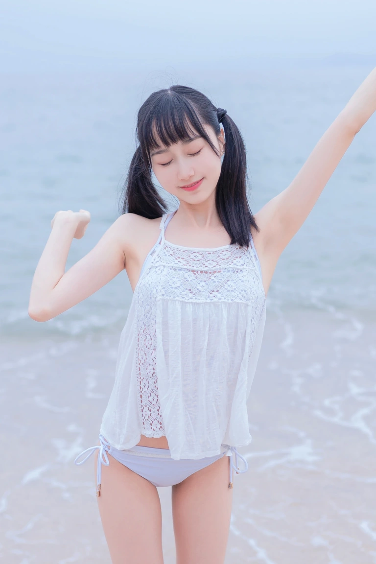 木棉棉《海边白色比基尼》写真图集 30P｜在线预览与图包下载
