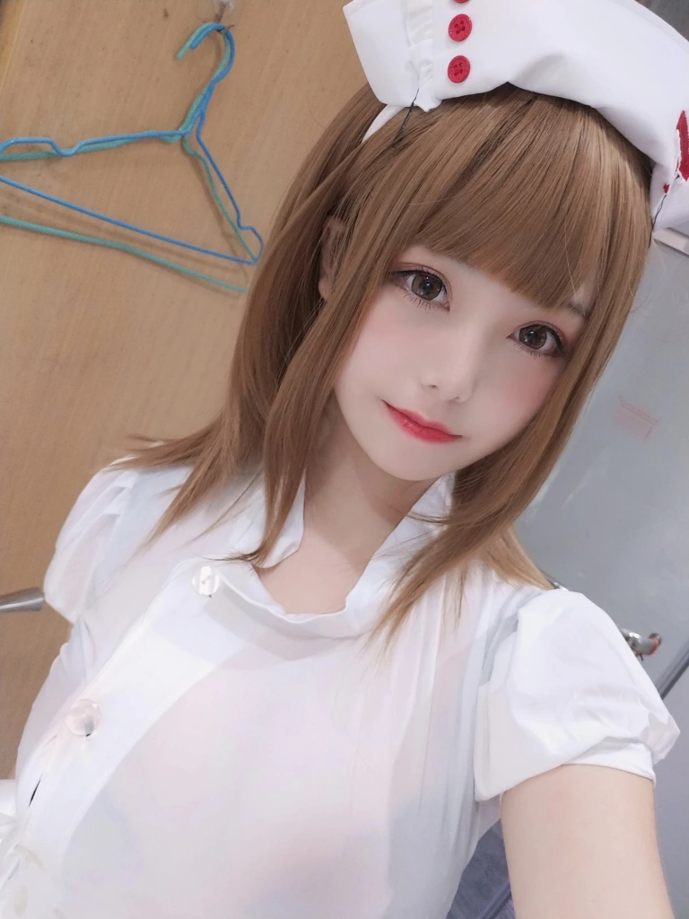 蜜汁猫裘《小护士》写真图集 41P+1V｜在线预览与图包下载