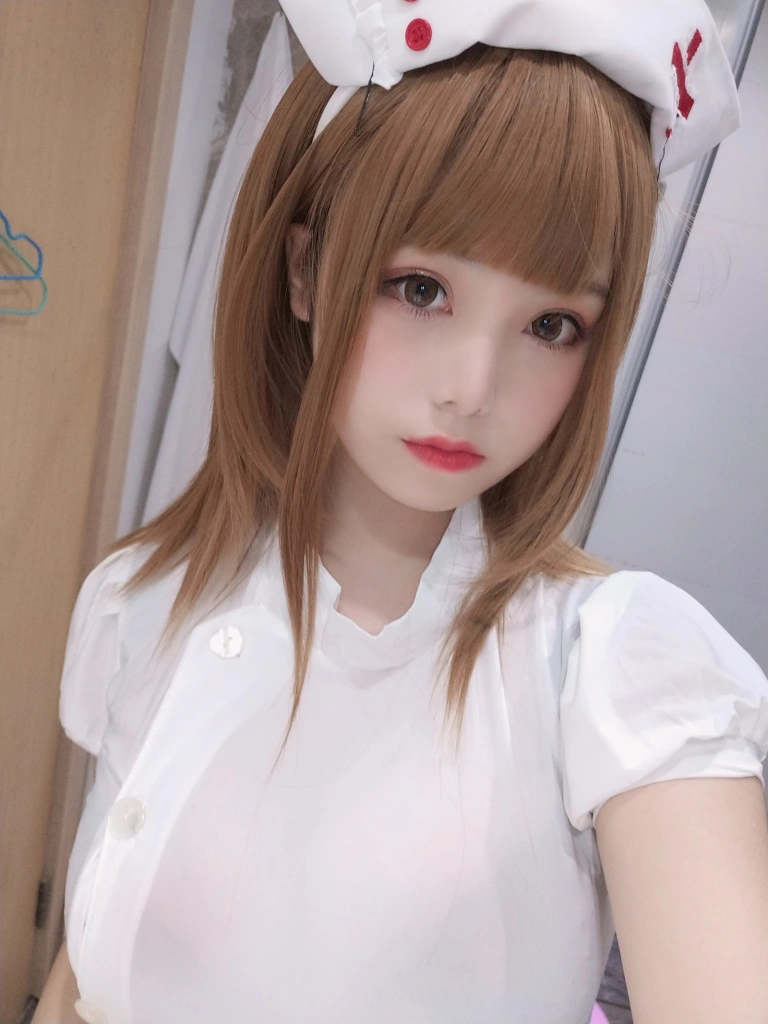 蜜汁猫裘《小护士》写真图集 41P+1V｜在线预览与图包下载