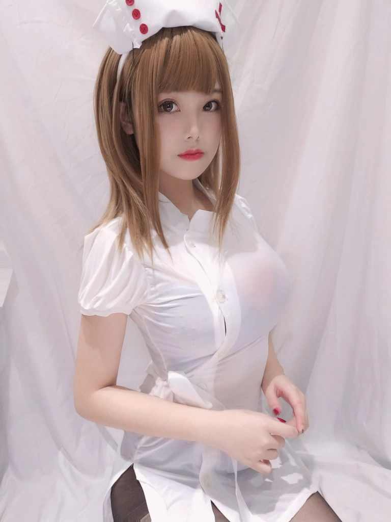 蜜汁猫裘《小护士》写真图集 41P+1V｜在线预览与图包下载