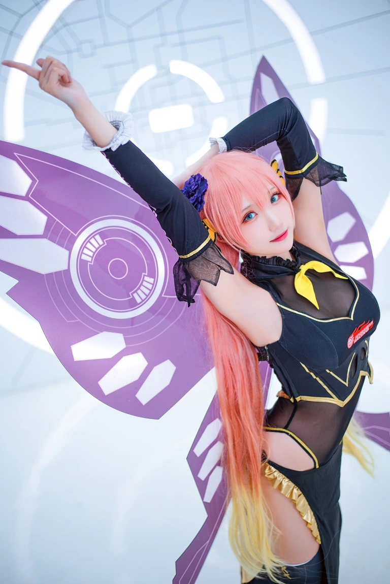 瓜希酱《LUKA 赛车》写真图集 22P｜在线预览与图包下载