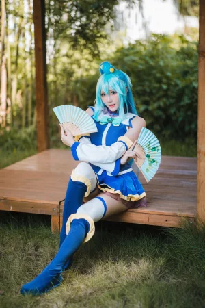 瓜希酱《阿库娅单人+与惠惠双人》写真图集 18P｜在线预览与图包下载