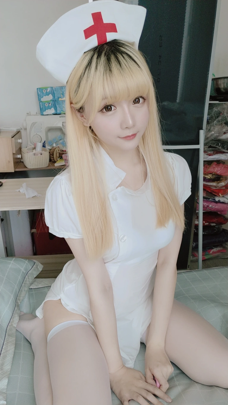 星之迟迟《定制 6-23 护士》写真图集 61P+1V｜在线预览与图包下载