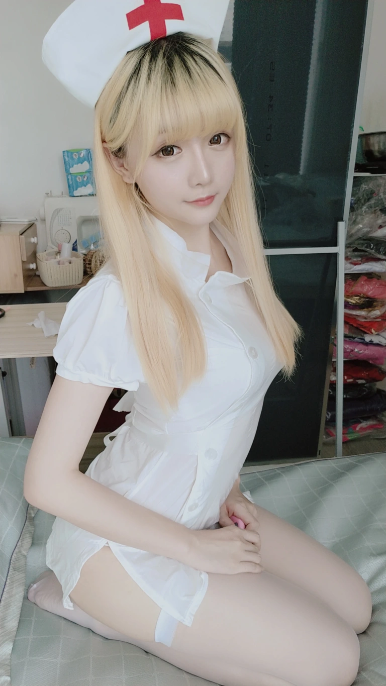 星之迟迟《定制 6-23 护士》写真图集 61P+1V｜在线预览与图包下载