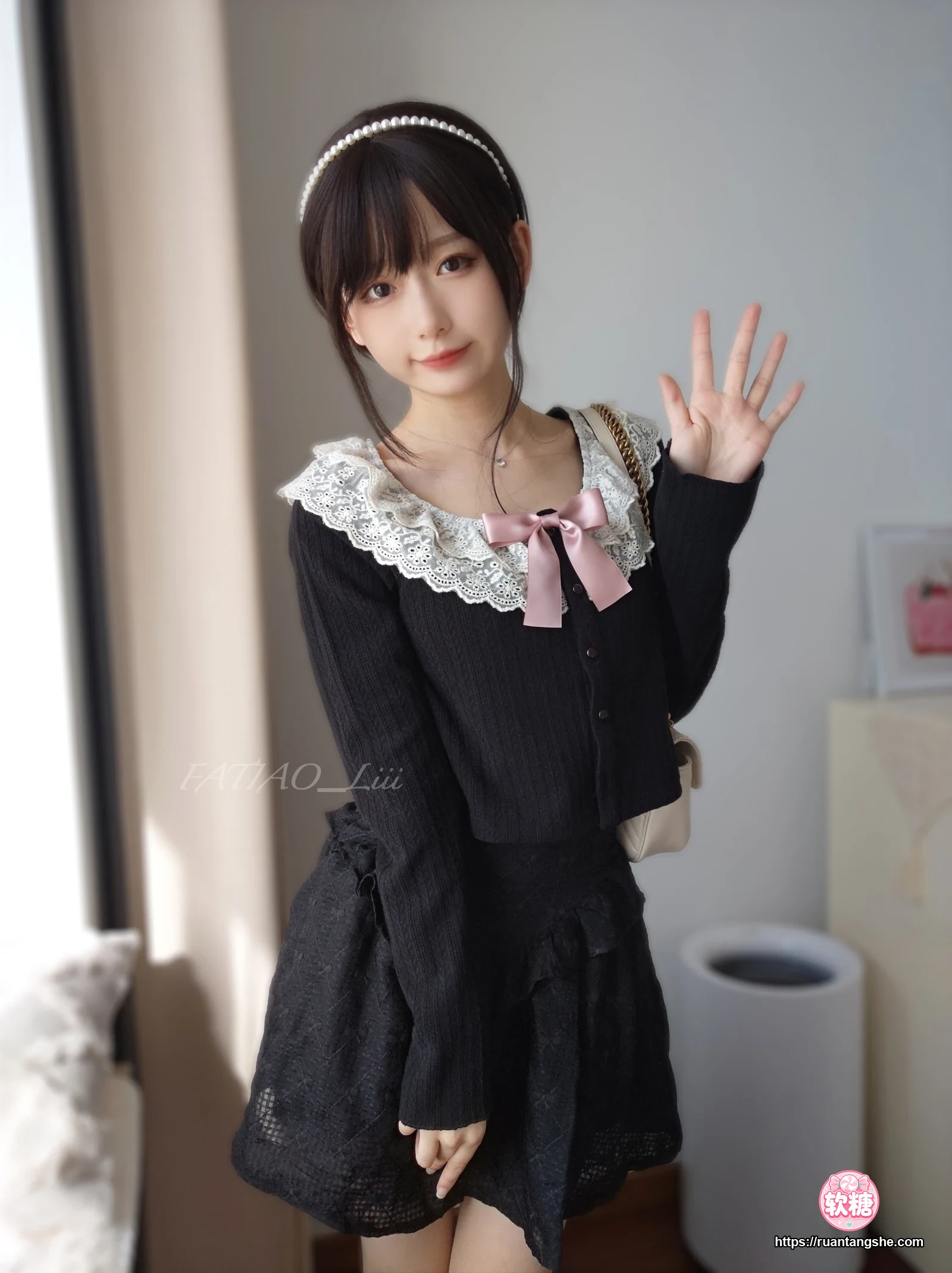 迷之呆梨 迷之呆梨 NO.025 - Fantia 2022年10月会员合集(9期)