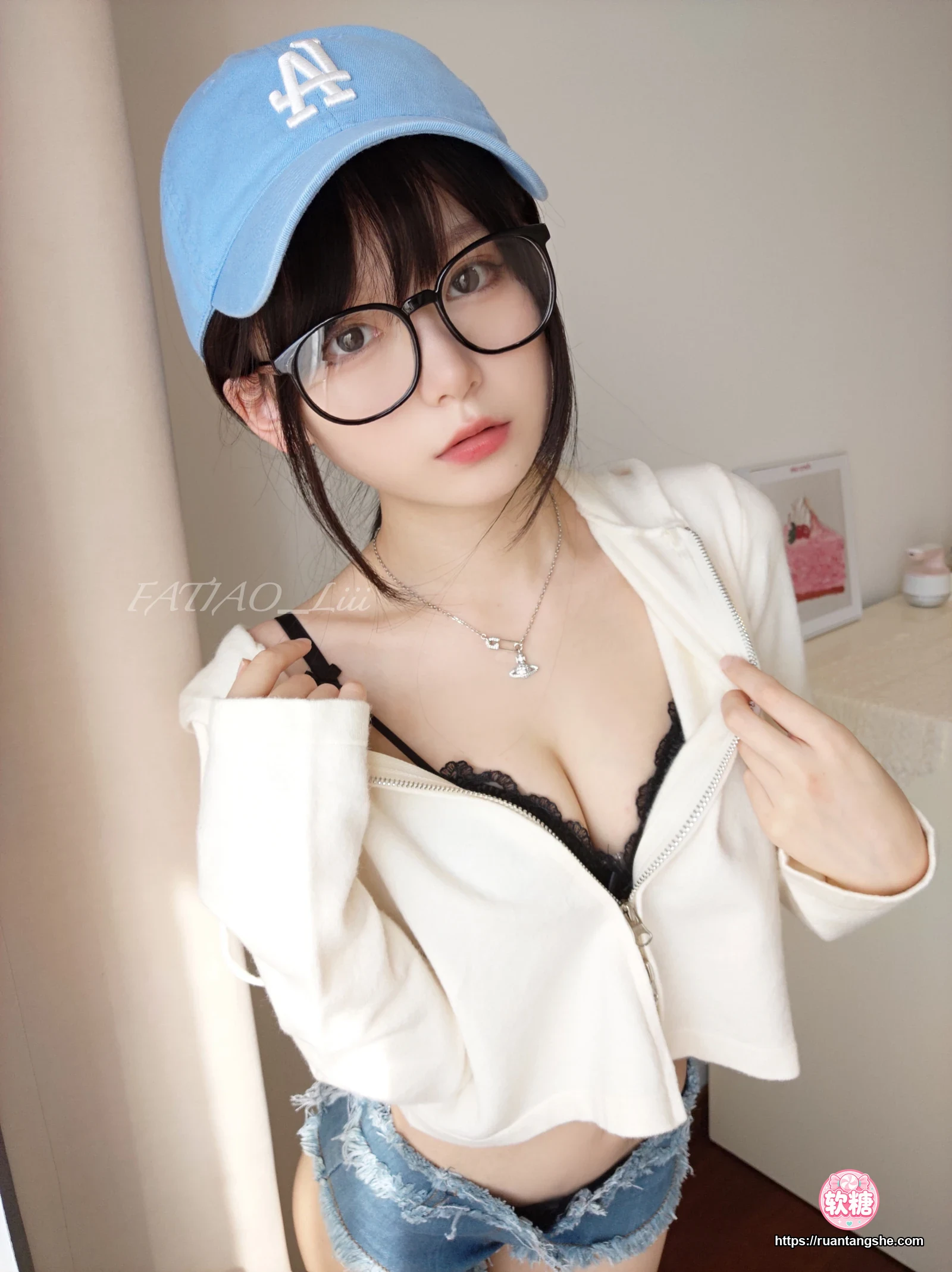 迷之呆梨 迷之呆梨 NO.025 - Fantia 2022年10月会员合集(9期)