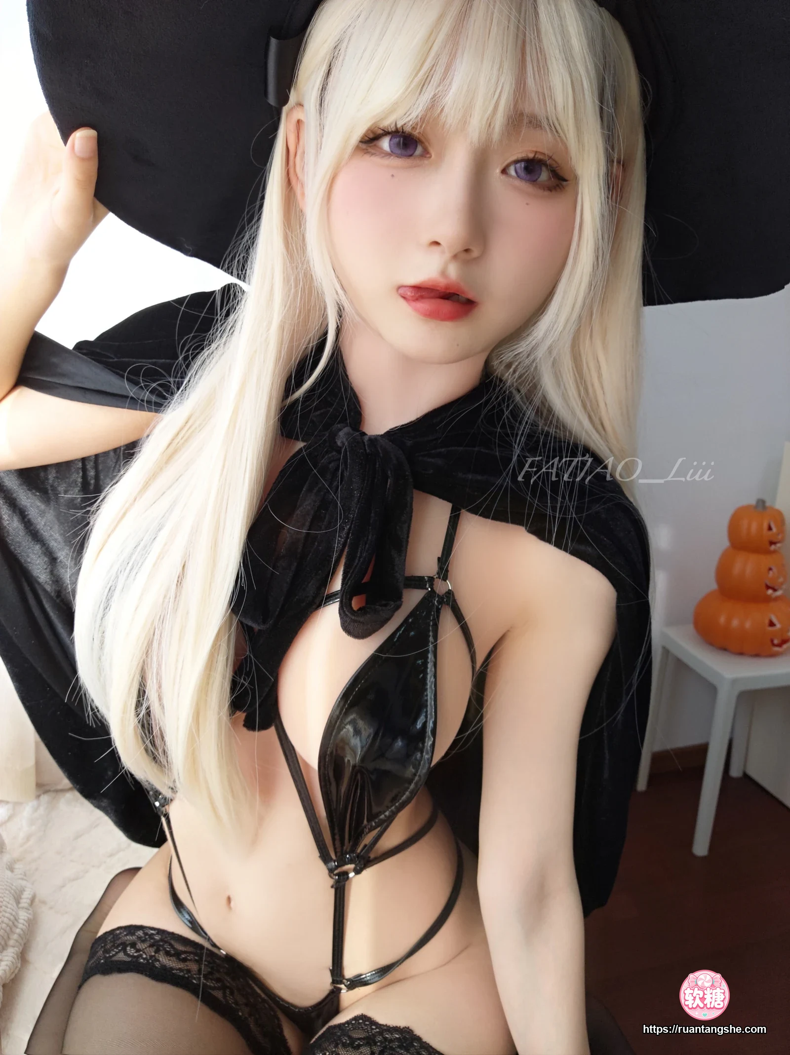 迷之呆梨 迷之呆梨 NO.025 - Fantia 2022年10月会员合集(9期)