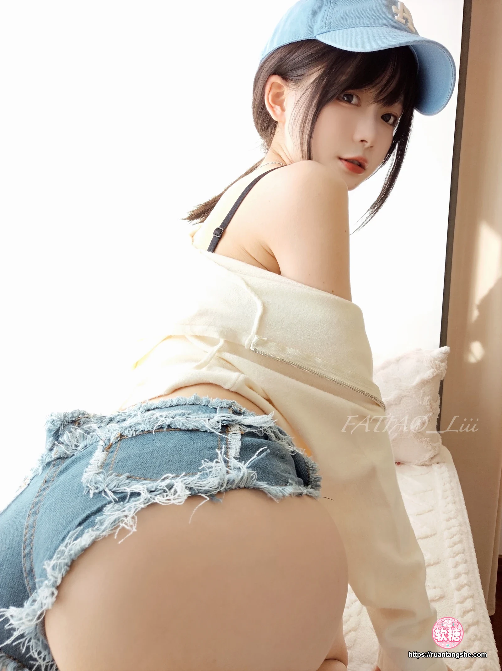 迷之呆梨 迷之呆梨 NO.025 - Fantia 2022年10月会员合集(9期)