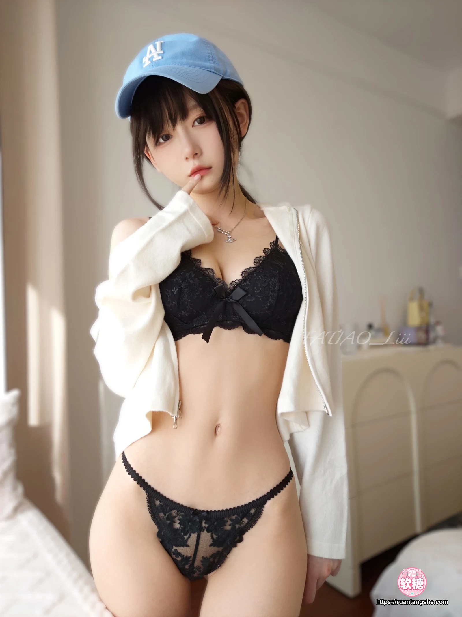 迷之呆梨 迷之呆梨 NO.025 - Fantia 2022年10月会员合集(9期)