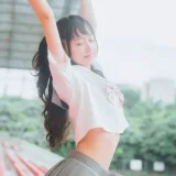 木棉棉《灰色JK制服》写真图集 38P｜在线预览与图包下载