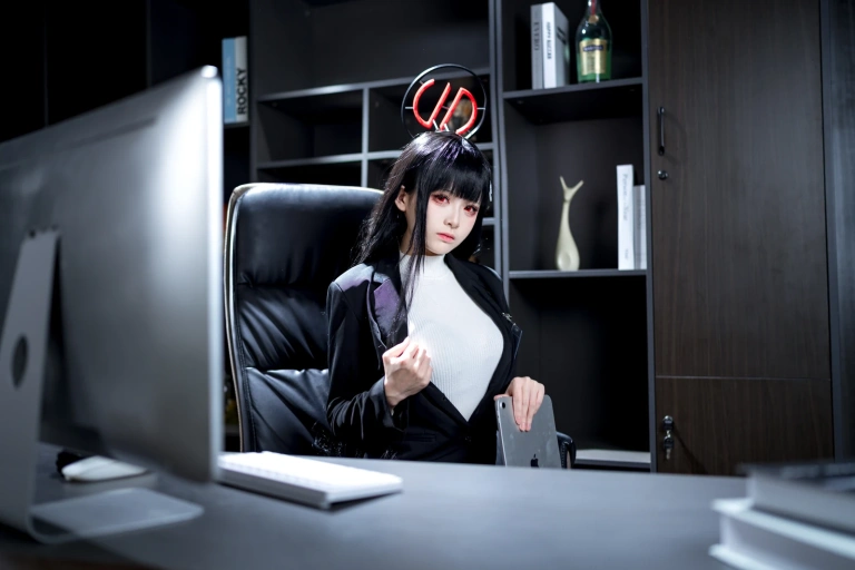 九柒喵《蔚蓝档案 调月莉音OL》写真图集 64P｜在线预览与图包下载