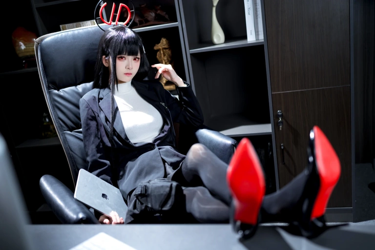 九柒喵《蔚蓝档案 调月莉音OL》写真图集 64P｜在线预览与图包下载
