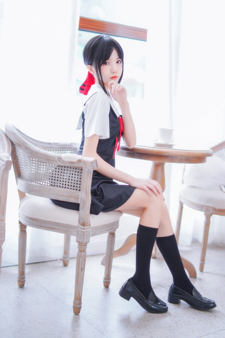 桜桃喵《四宫辉夜》写真图集 10P｜在线预览与图包下载