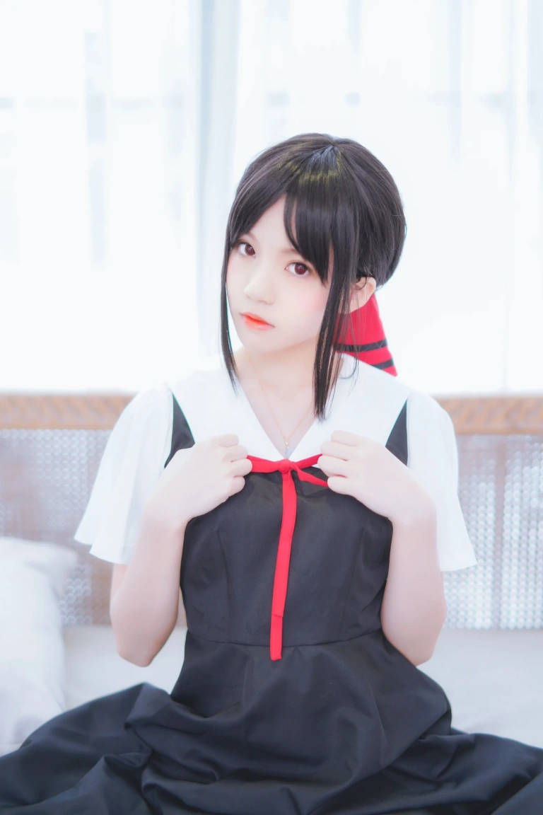 桜桃喵《四宫辉夜》写真图集 10P｜在线预览与图包下载