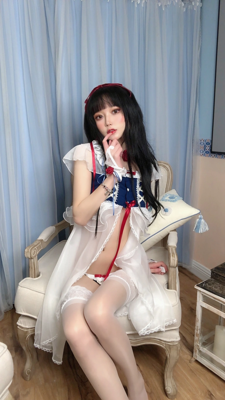 阿包也是兔娘《白雪姬》写真图集 15P｜在线预览与图包下载