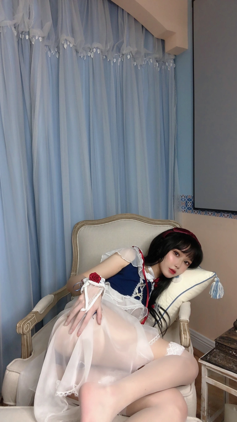 阿包也是兔娘《白雪姬》写真图集 15P｜在线预览与图包下载