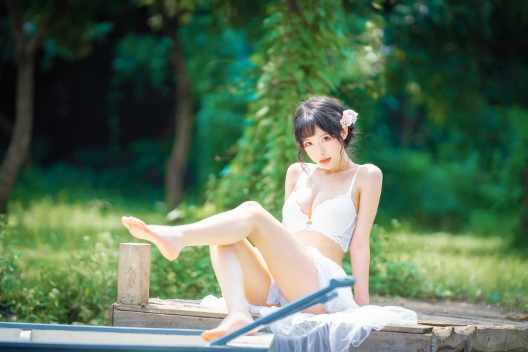 清水由乃《蕾丝花园》写真图集 34P｜在线预览与图包下载