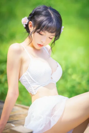 清水由乃《蕾丝花园》写真图集 34P｜在线预览与图包下载