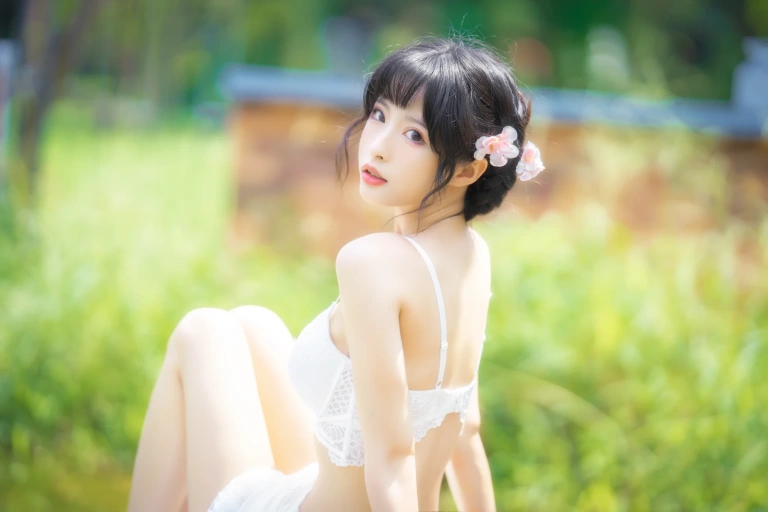 清水由乃《蕾丝花园》写真图集 34P｜在线预览与图包下载