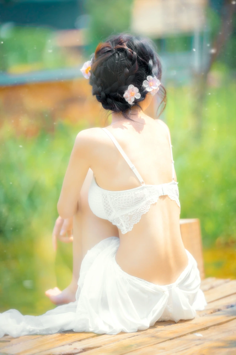 清水由乃《蕾丝花园》写真图集 34P｜在线预览与图包下载