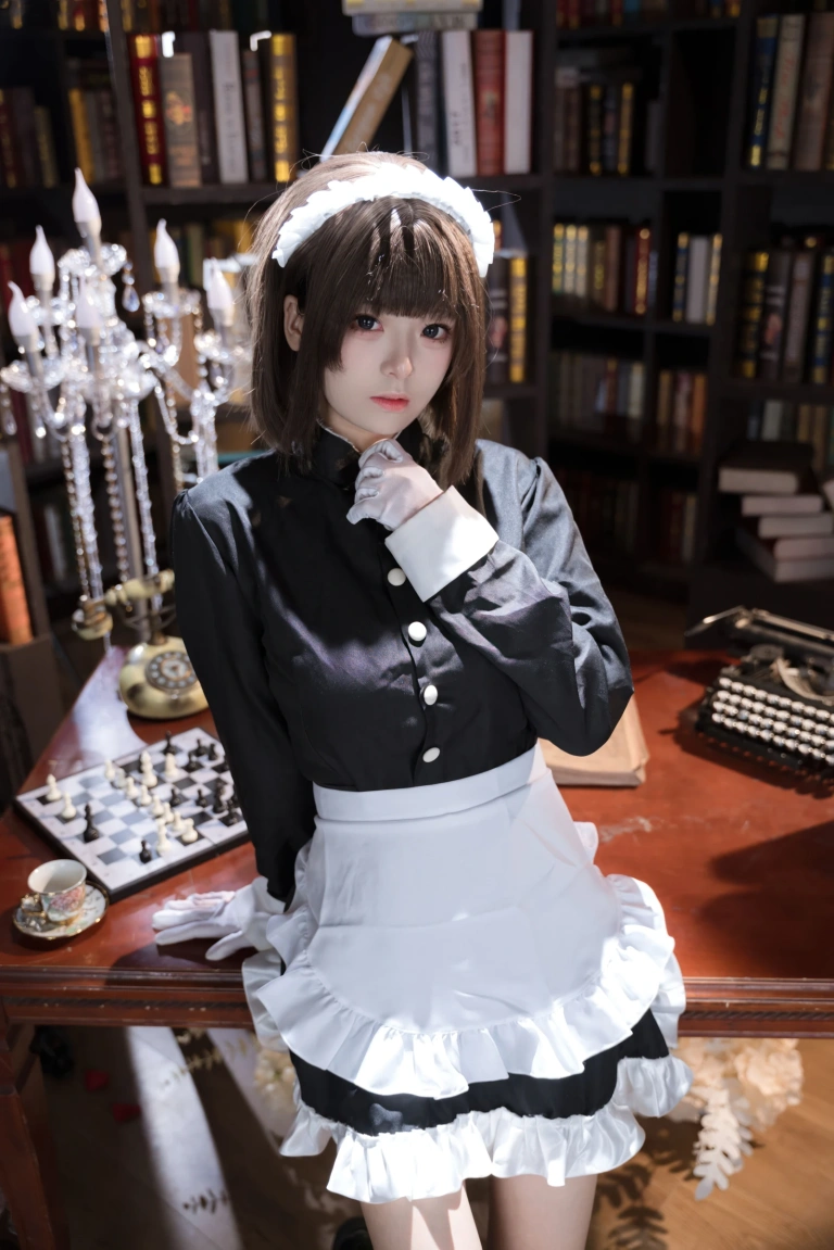 九柒喵《女仆教育 没落贵族·琉璃川椿》写真图集 66P｜在线预览与图包下载
