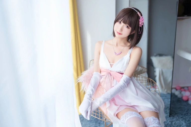 木棉棉《加藤惠cos（礼服+内衣）》写真图集 68P｜在线预览与图包下载