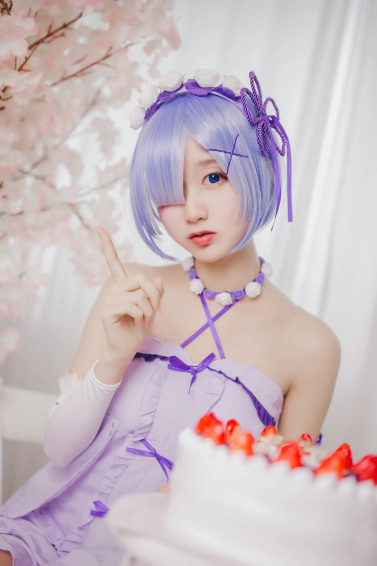 木棉棉《雷姆生日》写真图集 24P｜在线预览与图包下载