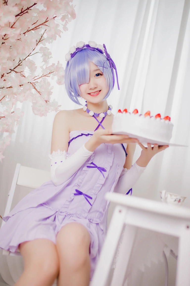 木棉棉《雷姆生日》写真图集 24P｜在线预览与图包下载