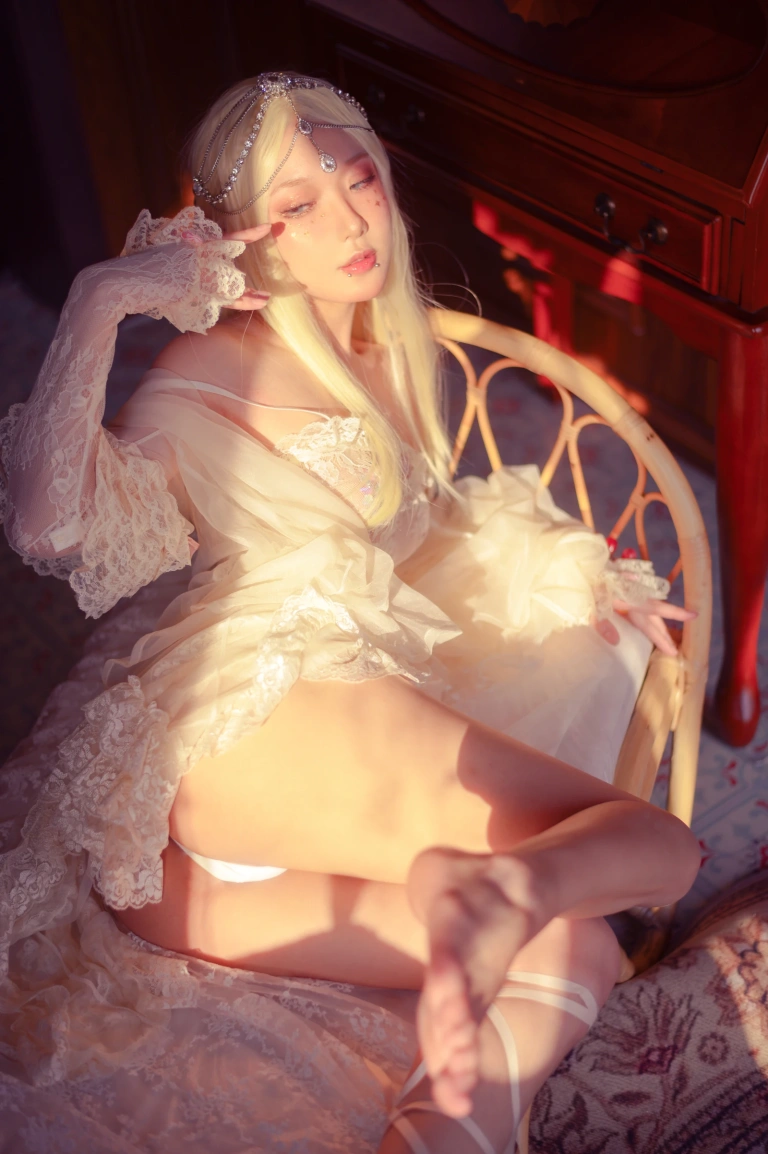 阿包也是兔娘《精灵》写真图集 25P｜在线预览与图包下载
