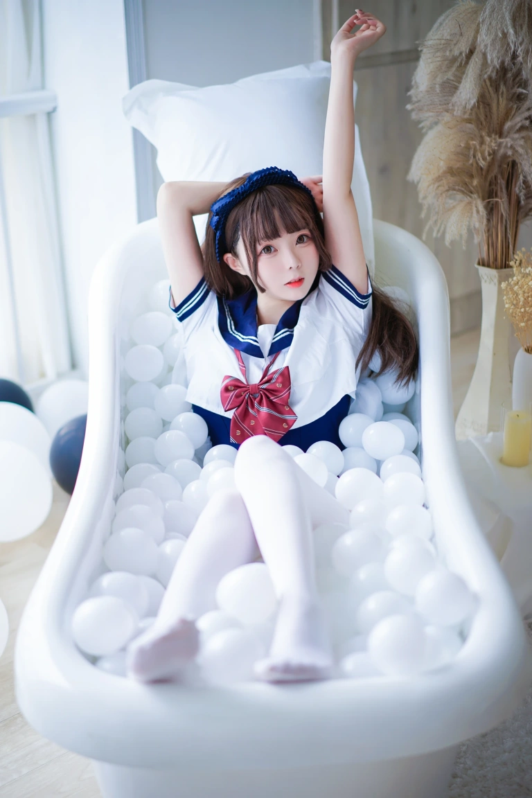 日奈娇(椎名莜)《制服死库水》写真图集 40P｜在线预览与图包下载