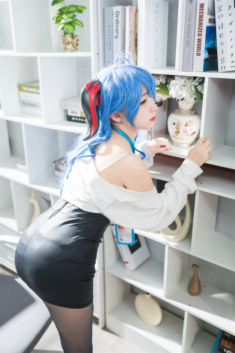 花铃《甘雨秘书OL》写真图集 93P｜在线预览与图包下载