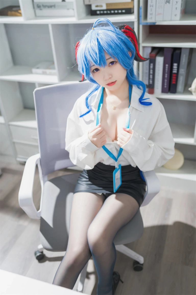 花铃《甘雨秘书OL》写真图集 93P｜在线预览与图包下载