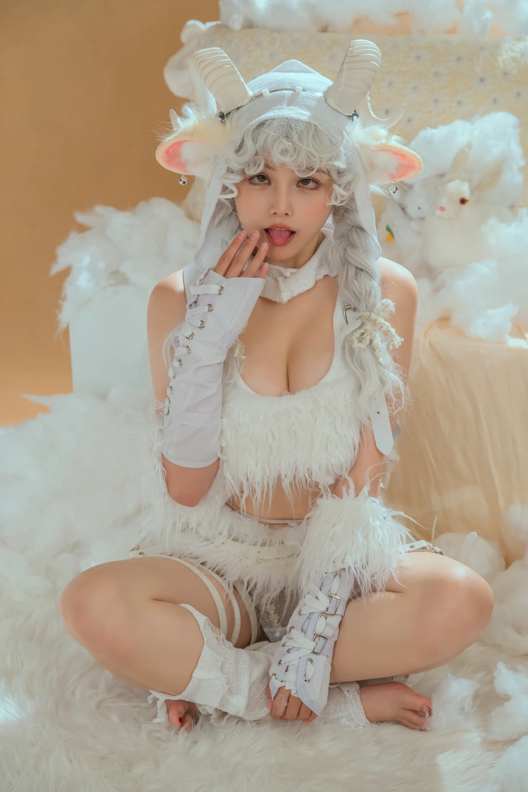 七月喵子《幻想兽娘集日食 伊卡》写真图集 22P｜在线预览与图包下载