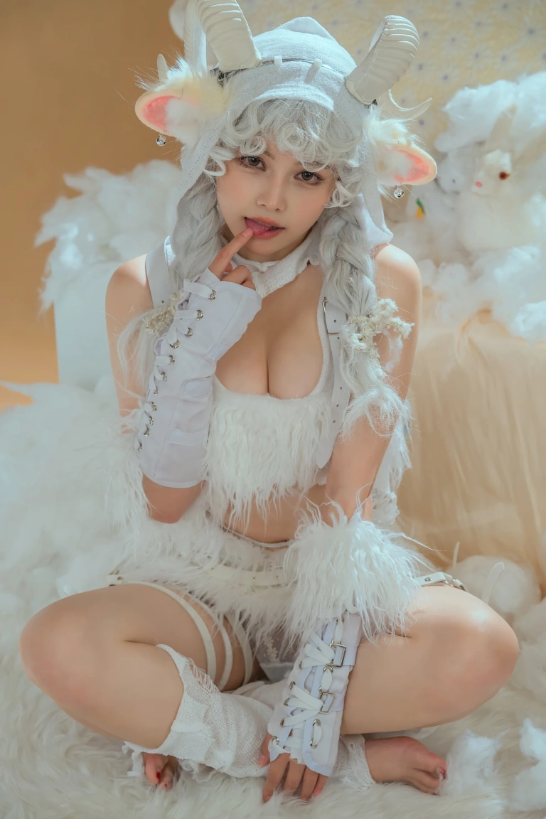 七月喵子《幻想兽娘集日食 伊卡》写真图集 22P｜在线预览与图包下载