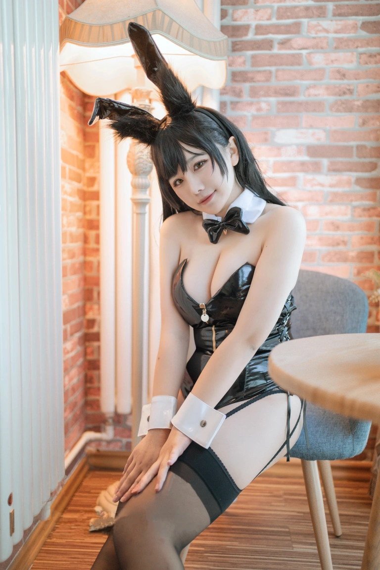 阿半今天很开心《麻衣兔女郎》写真图集 27P｜在线预览与图包下载