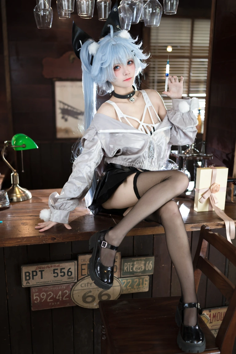 九柒喵《少女前线 芙洛伦·药心巧克力》写真图集 29P｜在线预览与图包下载