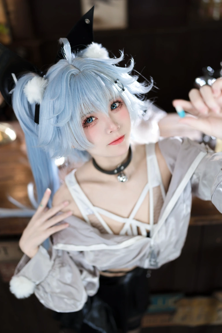 九柒喵《少女前线 芙洛伦·药心巧克力》写真图集 29P｜在线预览与图包下载