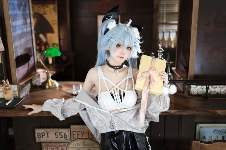 九柒喵《少女前线 芙洛伦·药心巧克力》写真图集 29P｜在线预览与图包下载